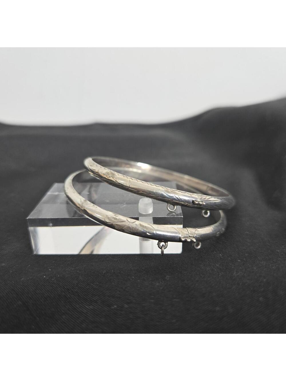 Pair of Vintage Sterling Silver Hinged Bangle Bracelets Engraved Stackable